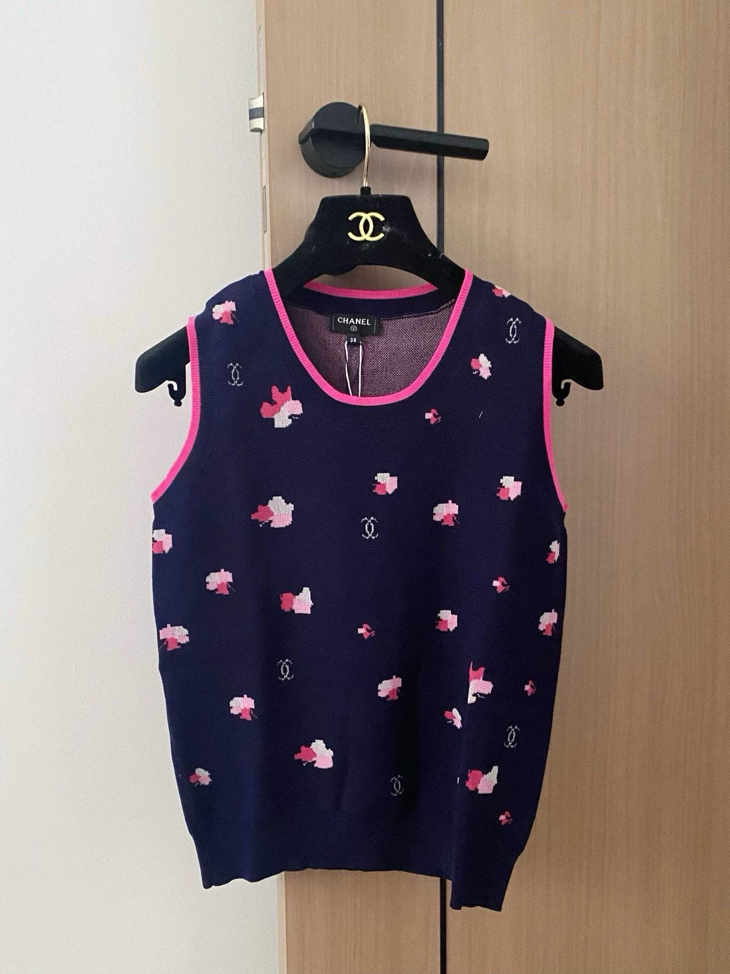 C 25 New color clashing undershirt
