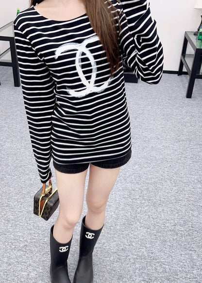 C 25 Loose striped long-sleeved top