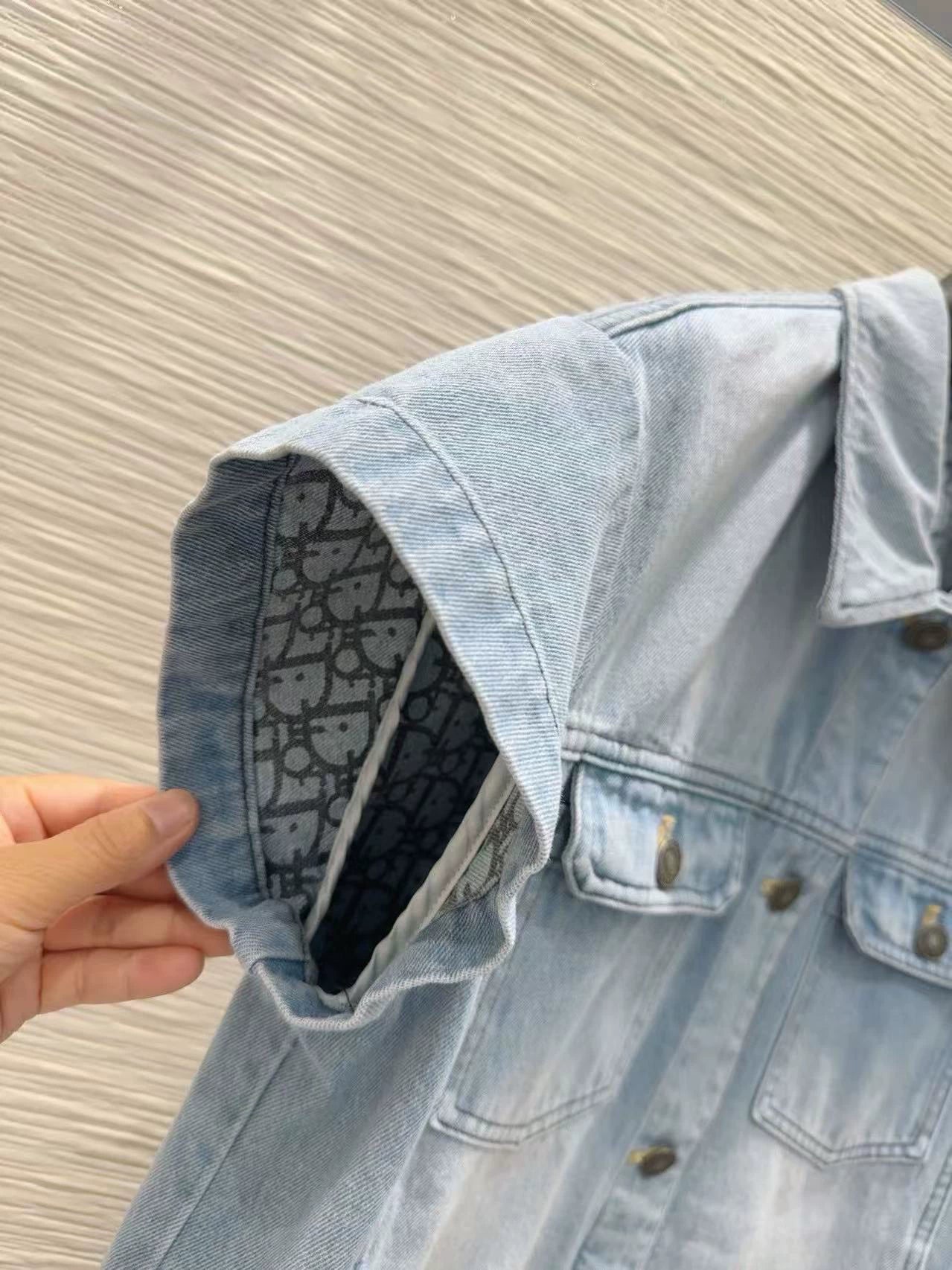 D 2025 New Denim Short Sleeve Jacket and Shorts Set