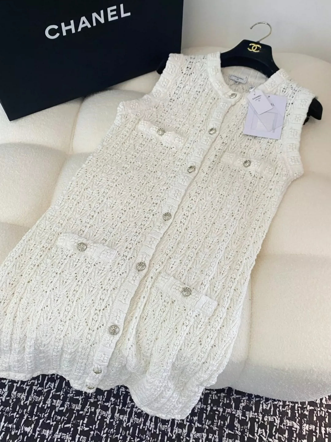 C 25 new hollow single-breasted round neck sleeveless knit dress (white pink navy)