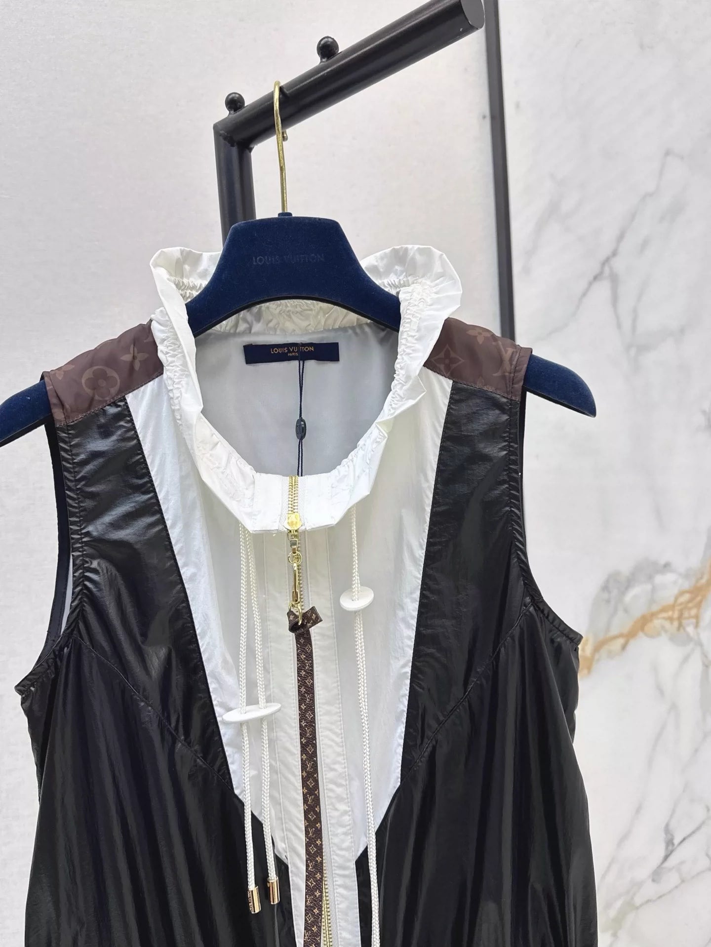 L 25 spring and summer newest style stand-up collar sleeveless waist dresses