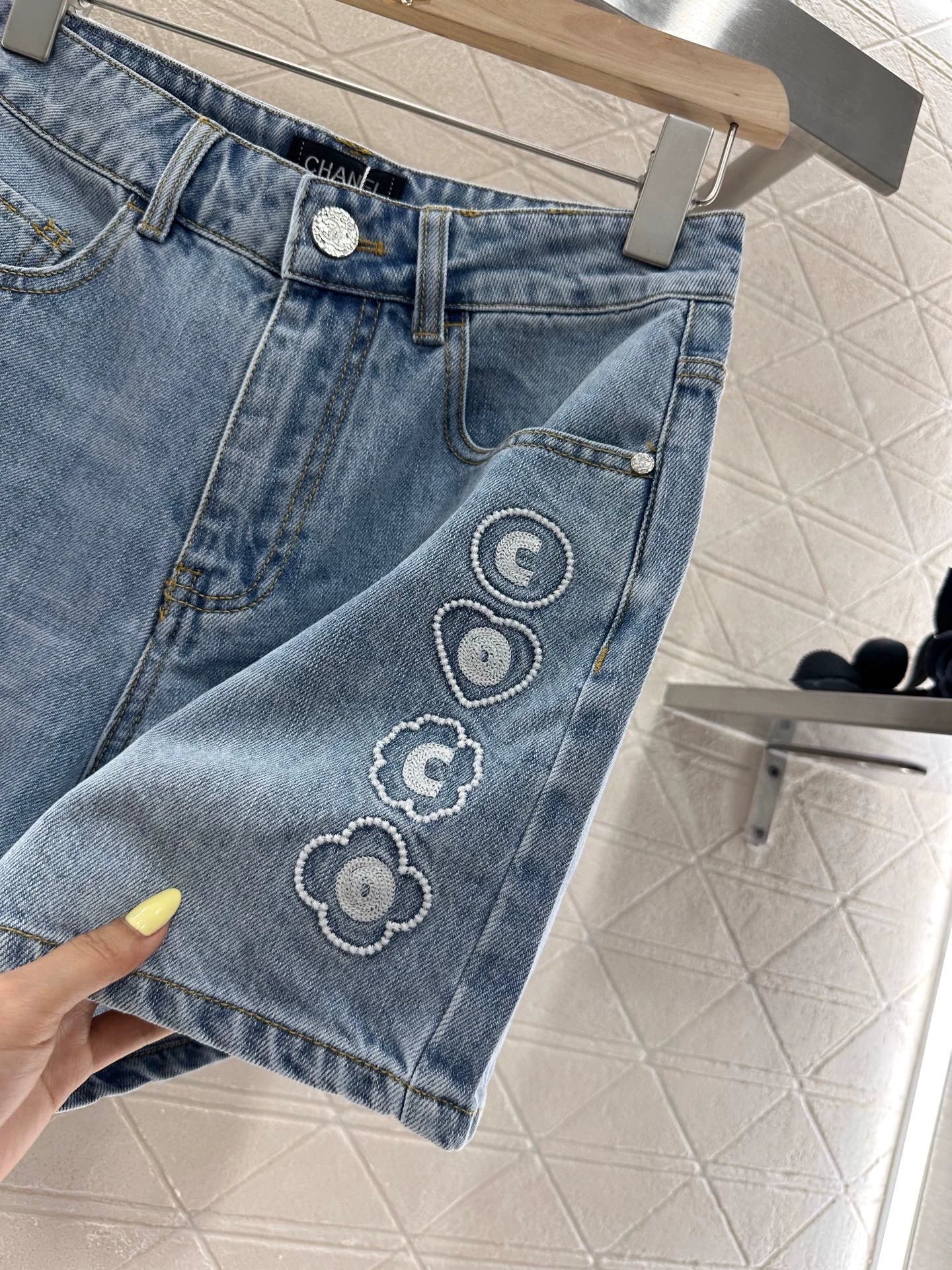C 25 High waist washed denim shorts