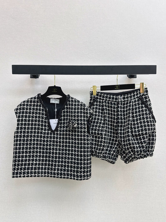 C 25 Plaid Woven V-Neck Vest + Woven Bloomer Shorts Set