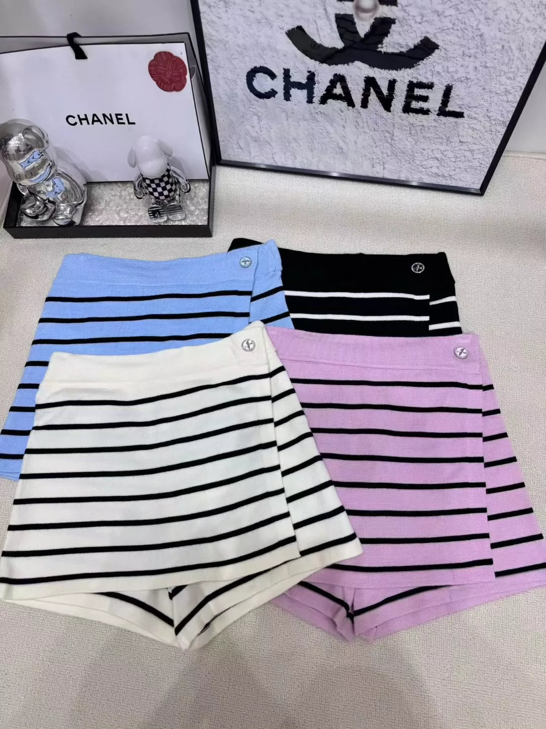 C 25 New hot sale Swallow logo front and back buttons Fake skirt shorts