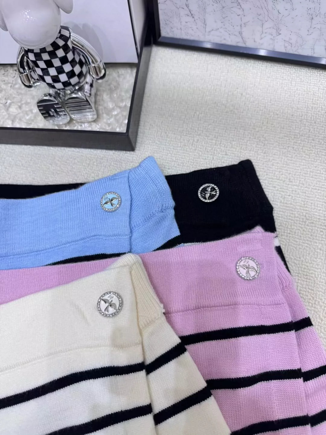 C 25 New hot sale Swallow logo front and back buttons Fake skirt shorts