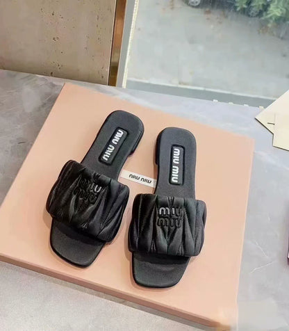 M 25 Spring and Summer New Soft Lambskin Wrinkled Sandals