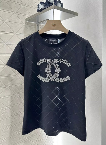 C 25  Heavy-duty beaded lattice round neck T-shirt
