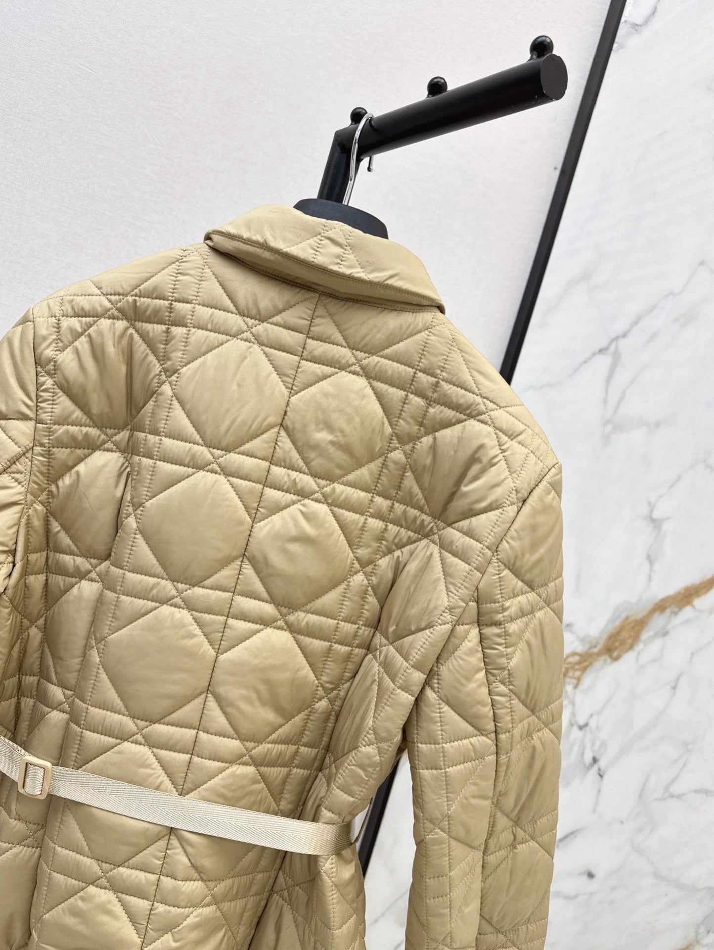 D 25fw Embroidered logo padded jacket