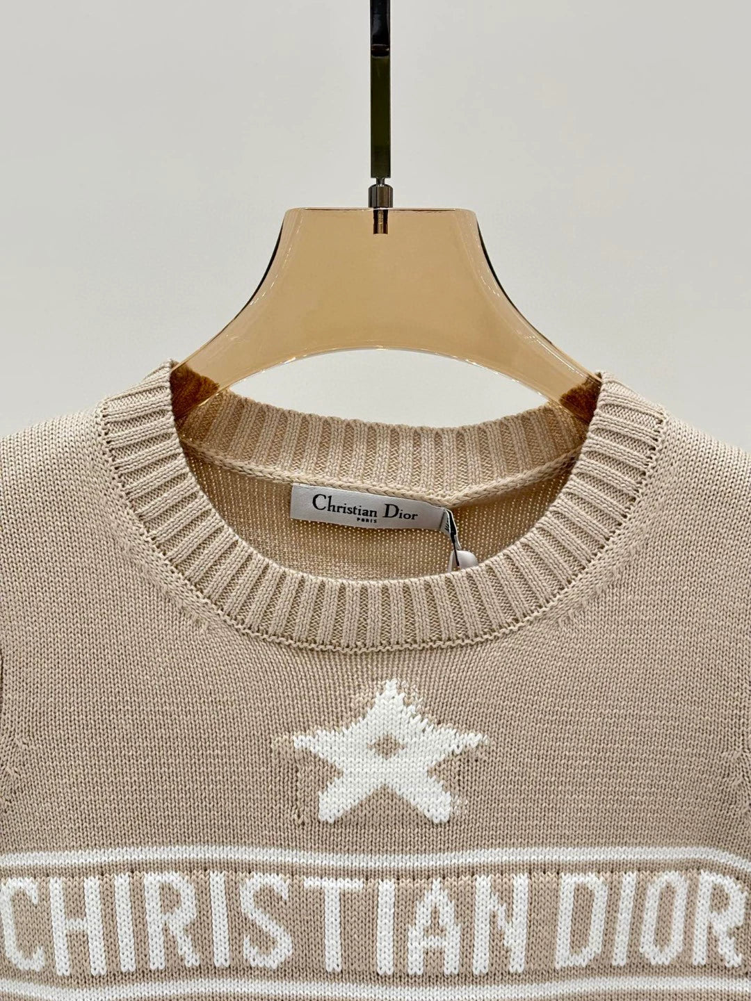 D 25 early spring new round neck letters star simple leisure knitted short sleeve