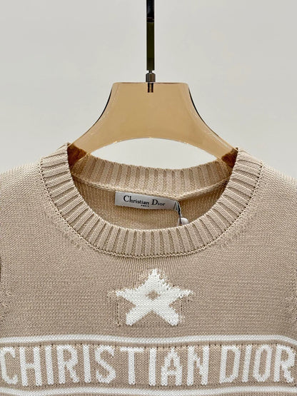 D 25 early spring new round neck letters star simple leisure knitted short sleeve