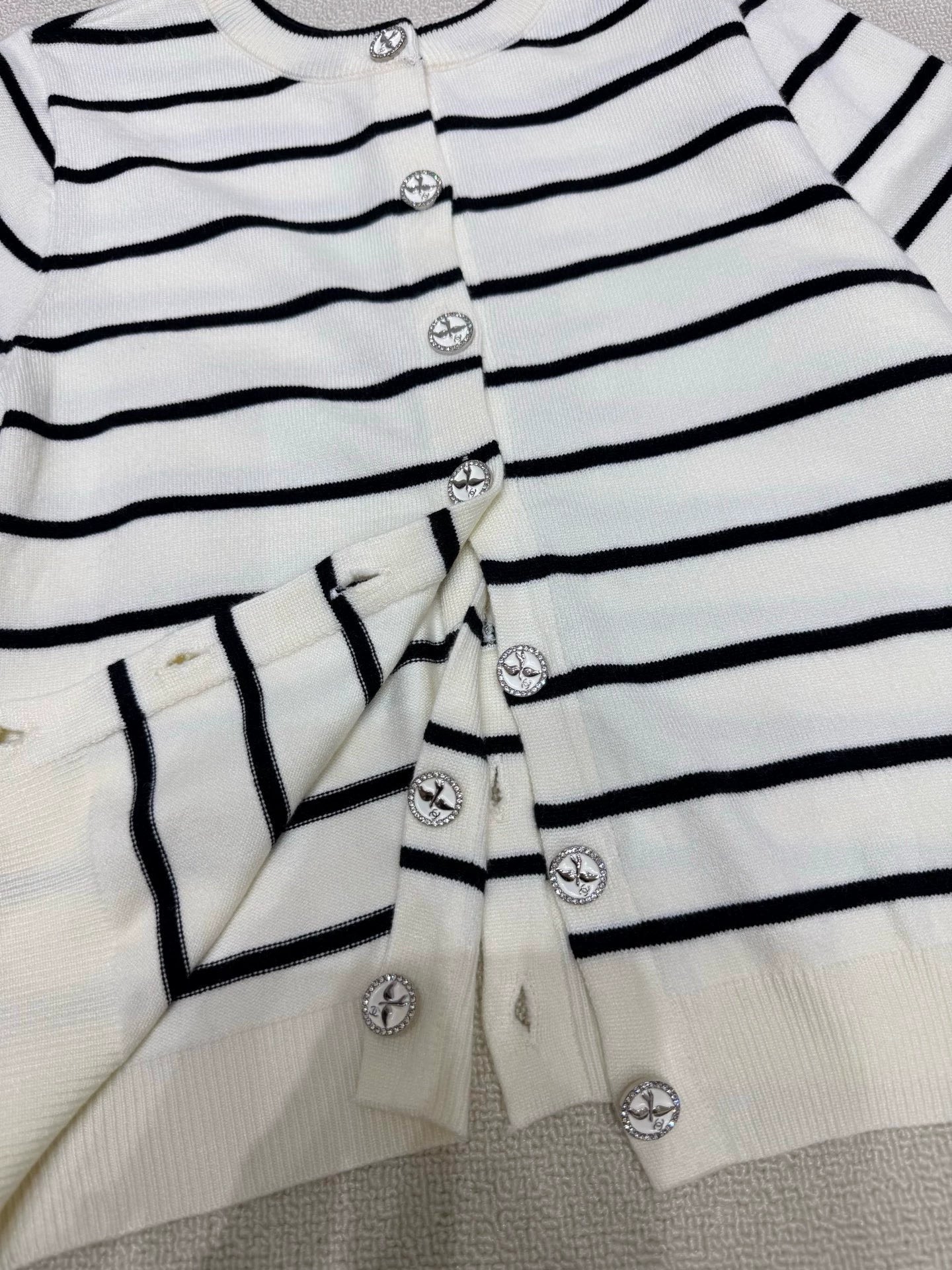 C 25 New Swallow Logo Front and Back Button Round Neck Cardigan