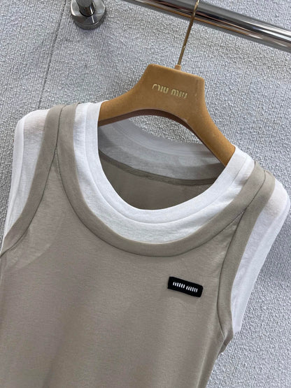 M 25SS new summer style fake two-piece contrasting color decorative label sleeveless vest