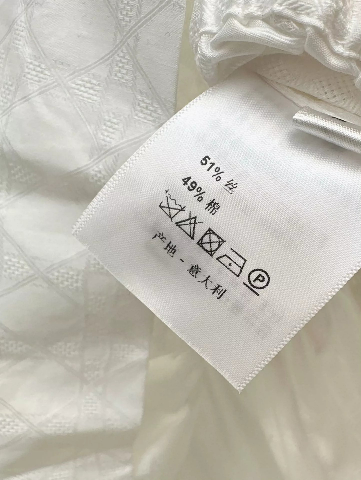 D 25 spring and summer new embroidery round neck sleeveless shirt