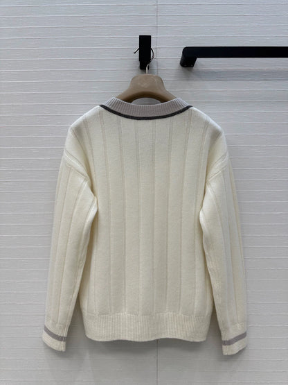 Bru 25's new Fall/Winter color-blocked V-neck cashmere sweater