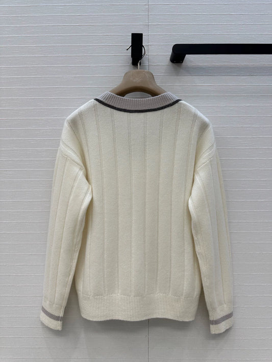 Bru 25's new Fall/Winter color-blocked V-neck cashmere sweater