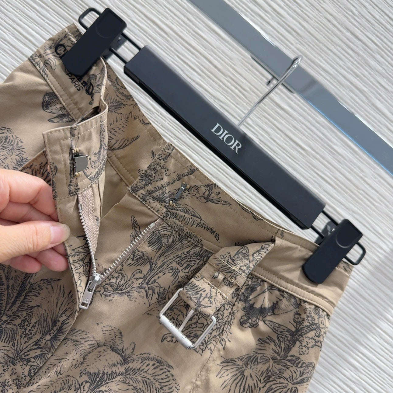 D 25 new brown printed belt shorts