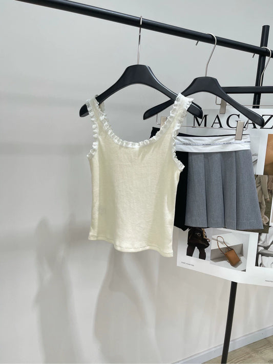 M 25 Apricot lace vest