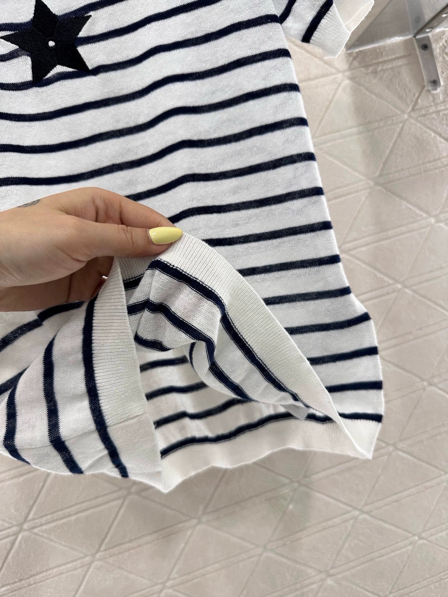 D 25 Crew neck striped knit top