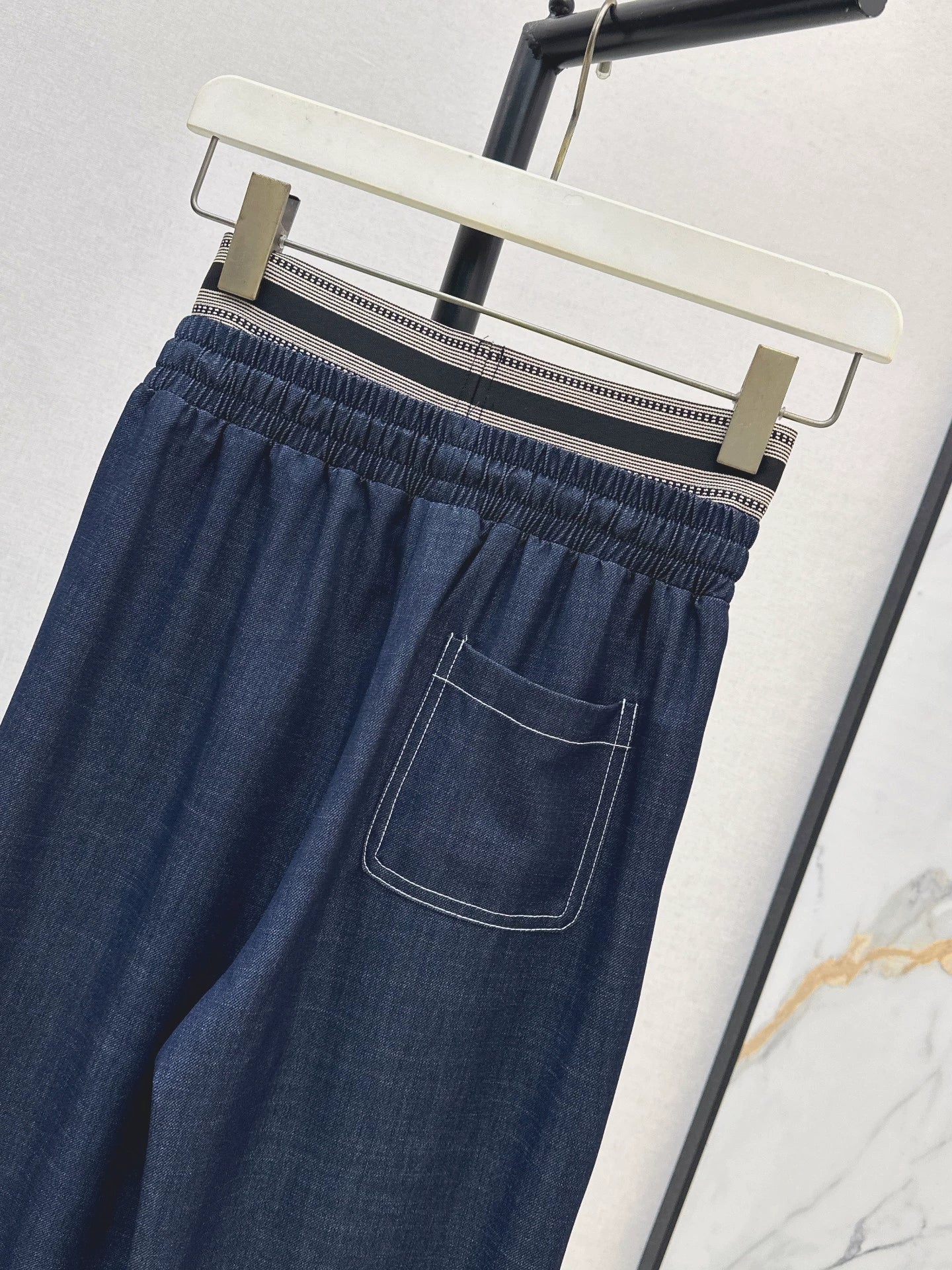 LO 25fw New Straight-leg Pants with Web Decoration