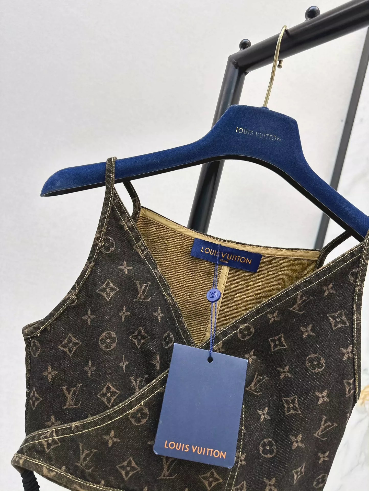L 25 New V-neck Cowboy Wrap Suspenders