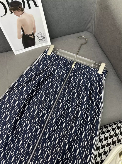 D 25 Patterned jacquard half skirt with front center zipper