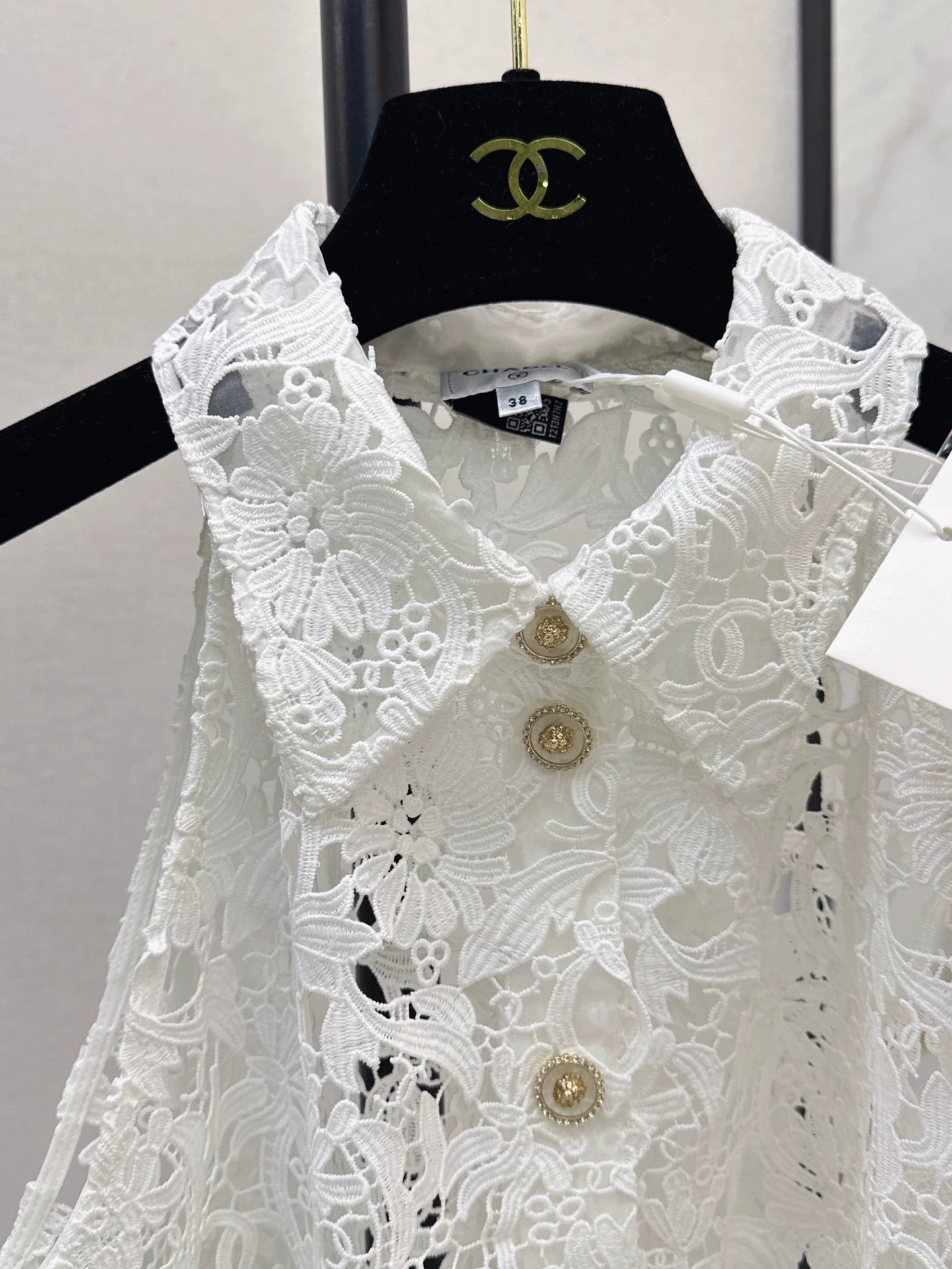 C 25 Spring and Summer New Hollow Pattern Vest Shirt