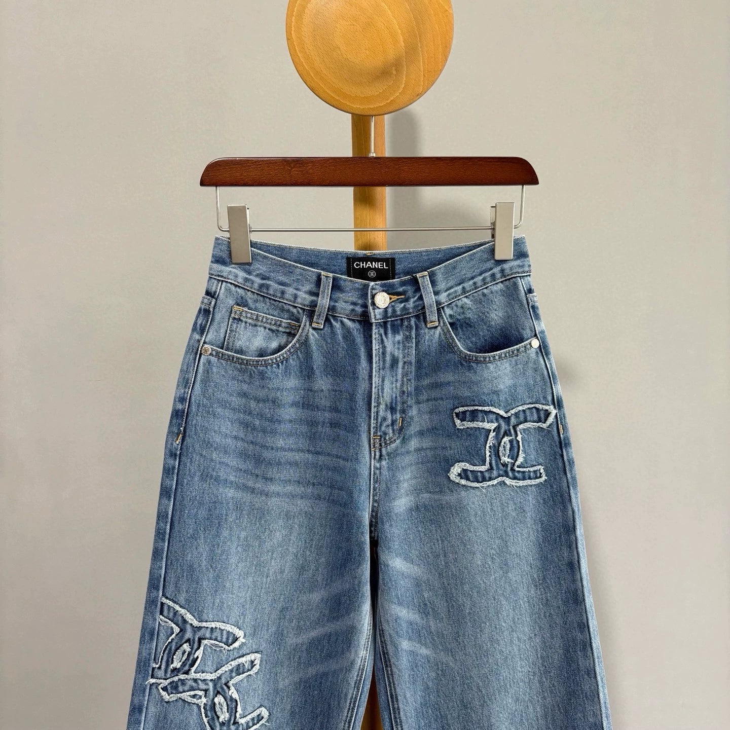 C 25fw Logo patch denim straight-leg pants