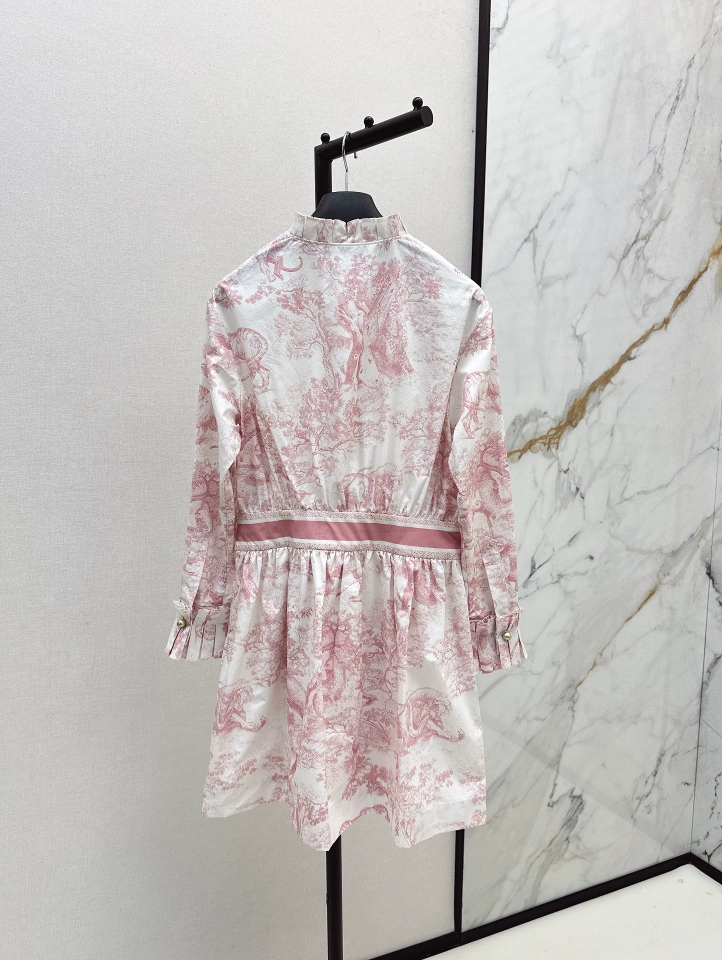 D 25 Animal jungle print accordion pleated lace dress