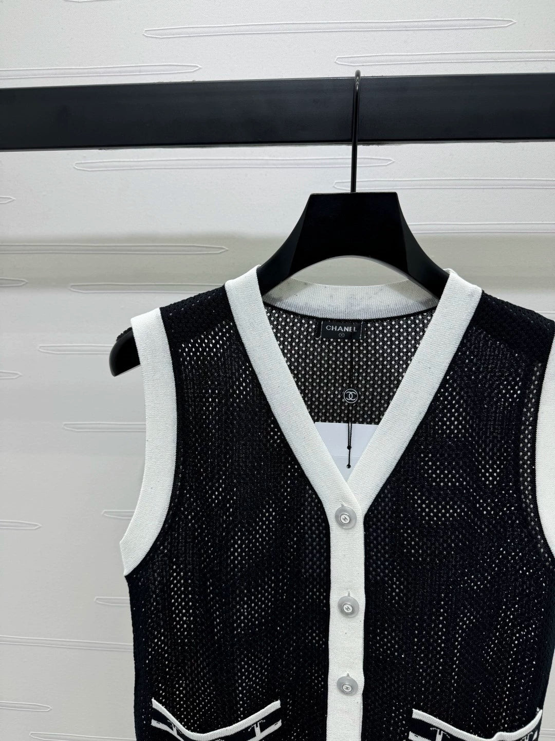 C 25ss summer new embroidered letter V-neck hollow vest