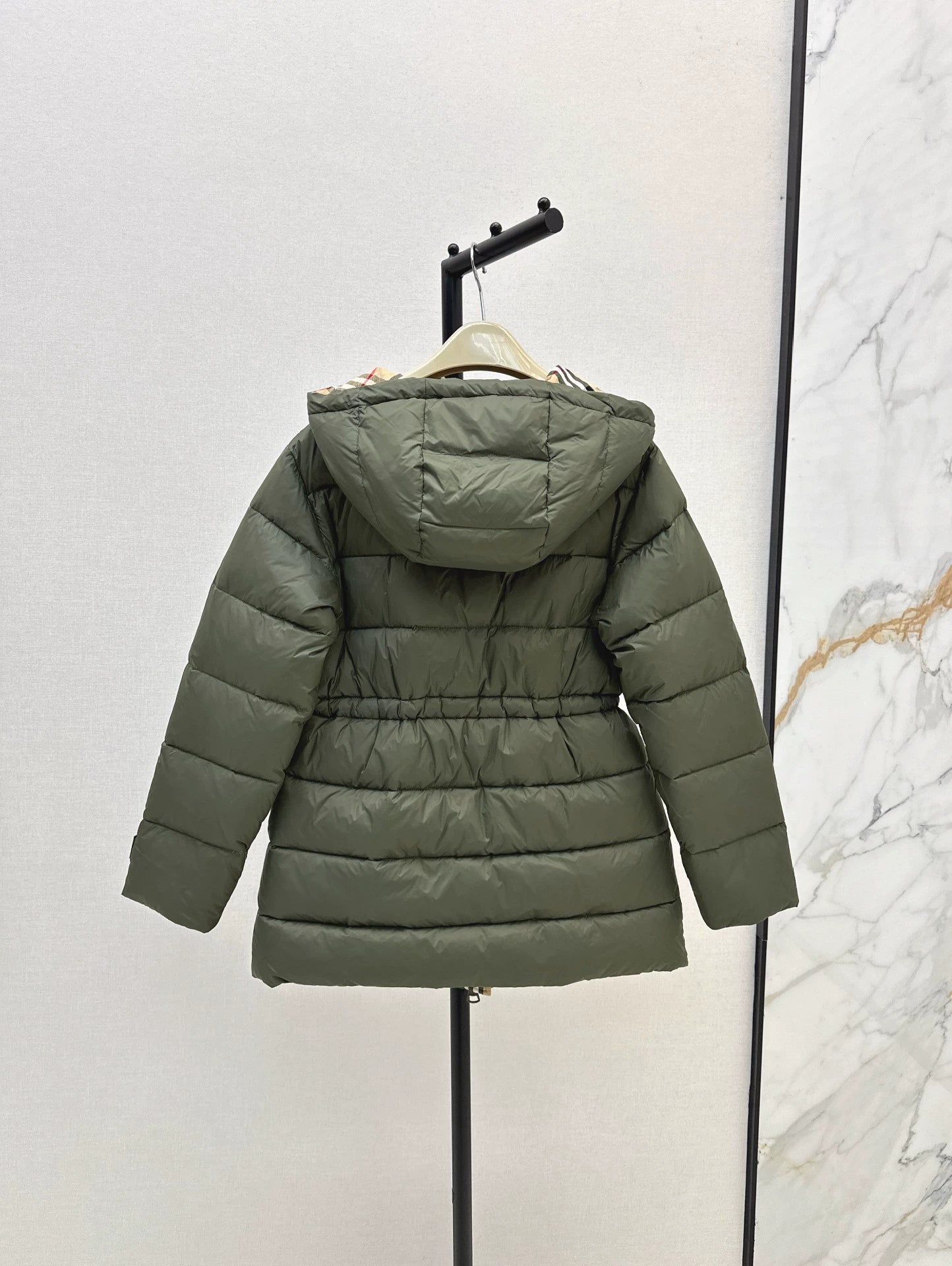 BRU 25fw Hooded, drawstring-waisted down jacket