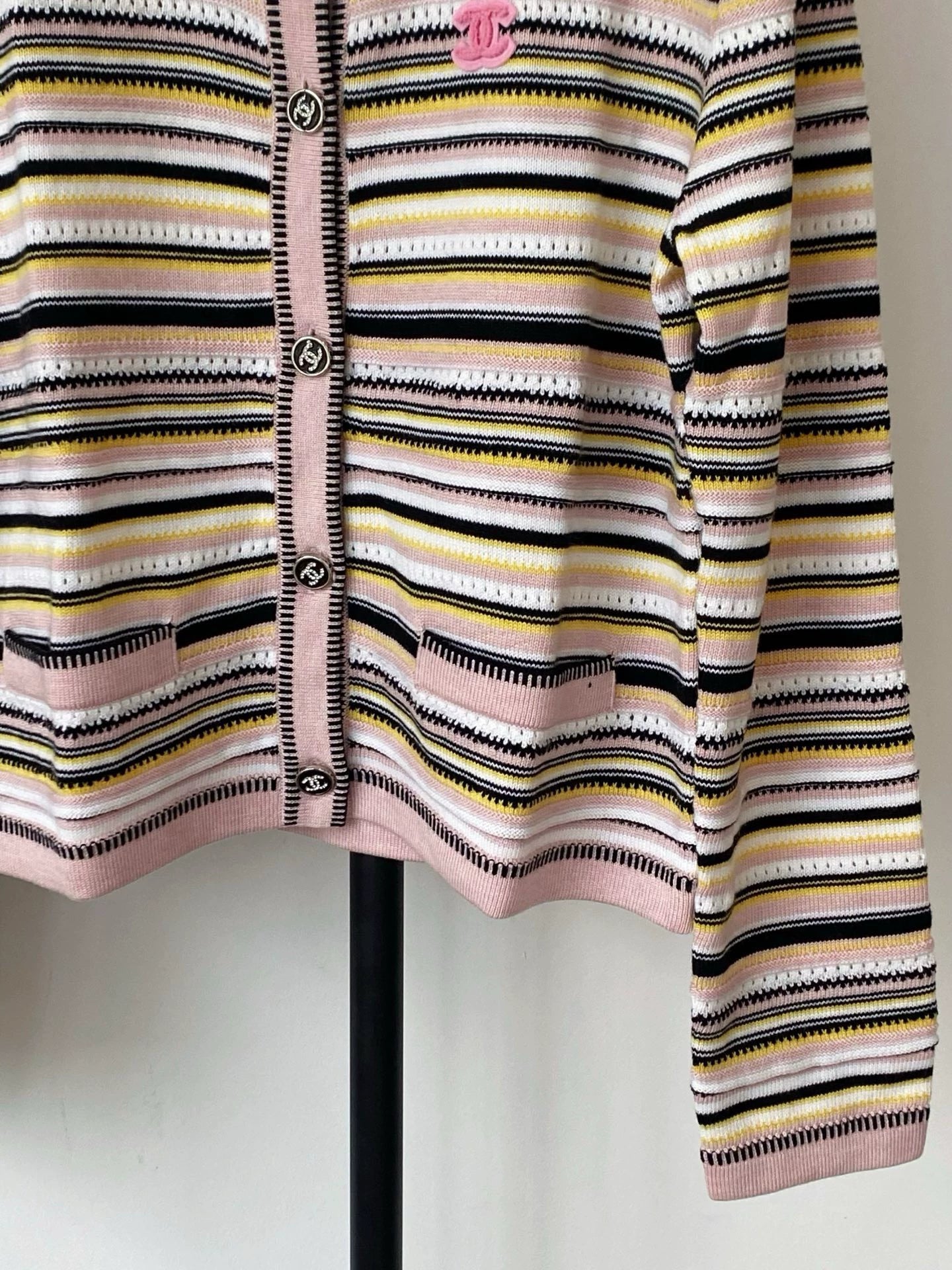 C 25 new striped round neck cardigan