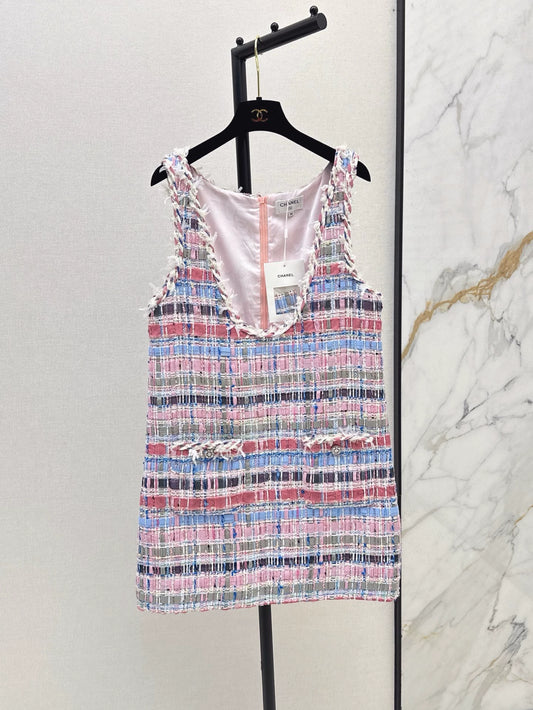 C 25 Spring/Summer New Sleeveless Dresses