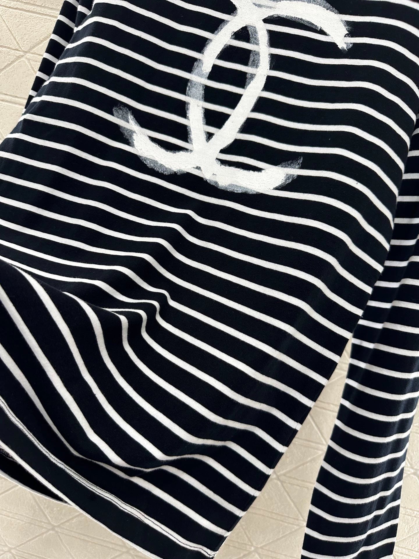 C 25 Loose striped long-sleeved top