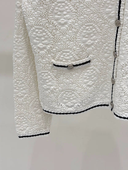 T 25 Early Autumn New Lapel Three-dimensional Relief Grainy Hollow Cardigan
