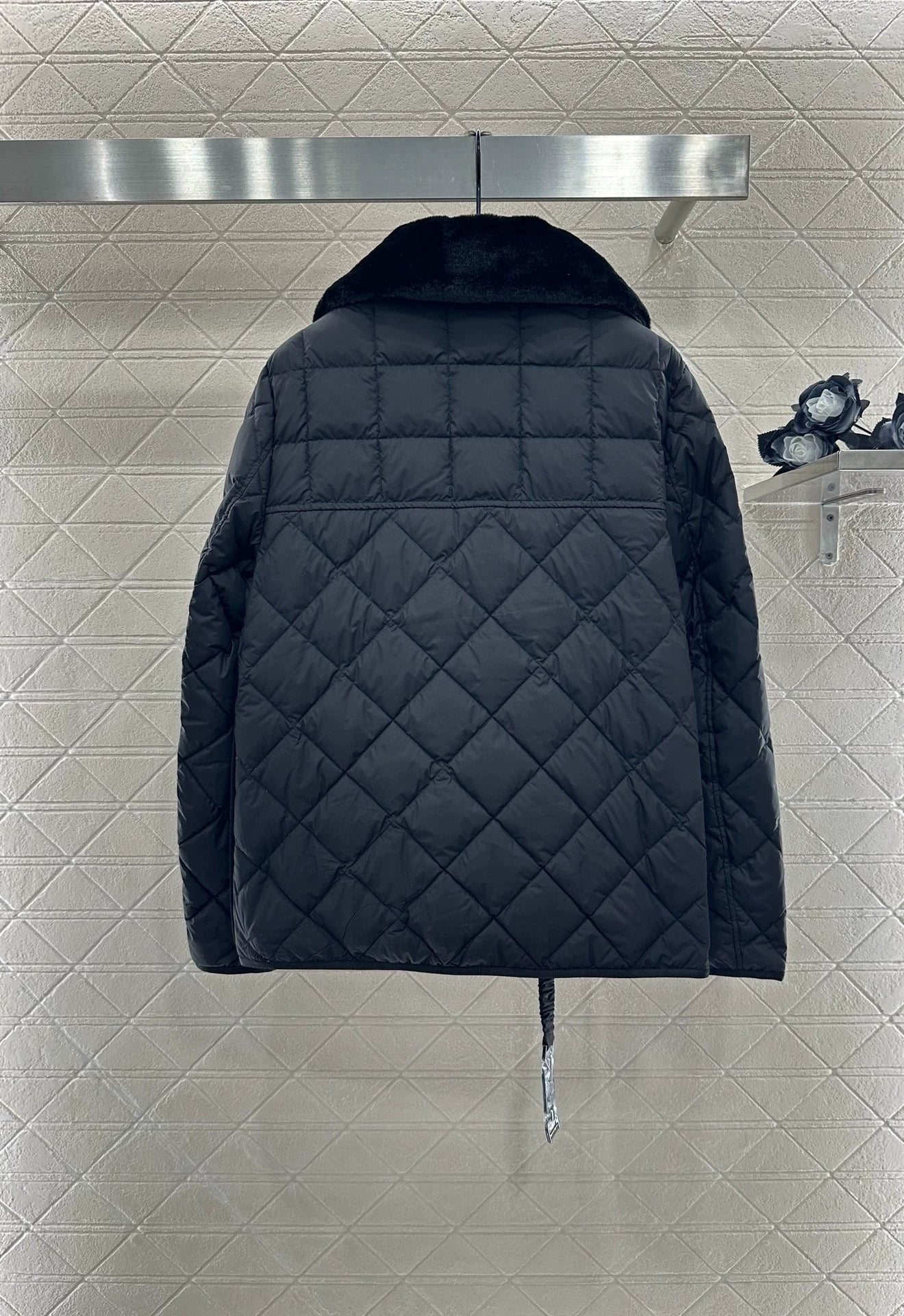 Mon 25 Down jacket with detachable belt and lapel.