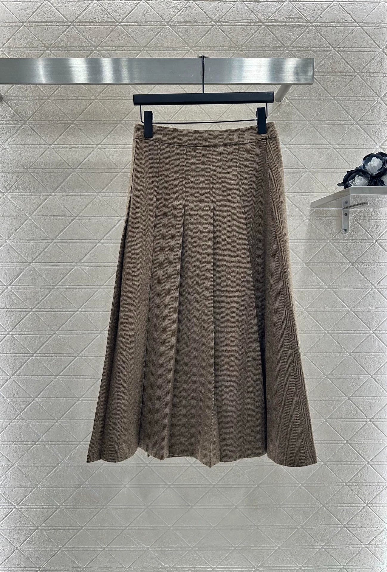 Ce 25 Blazer and midi pleated skirt set