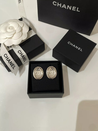 C 25 White Gold Oval Mirror Stud/Ear Clip