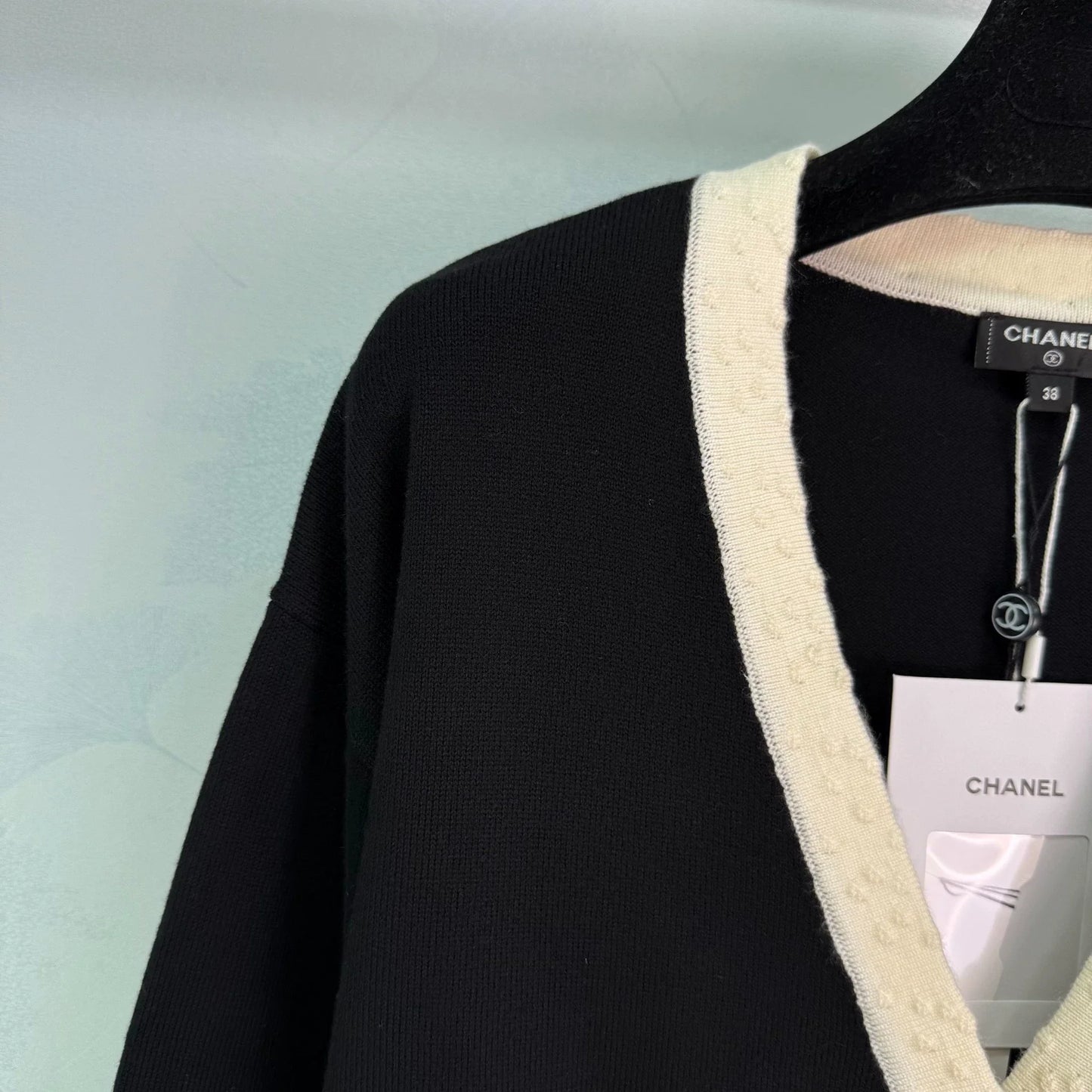 2025 Summer New Arrival Black and White Contrast Knitted Cardigan