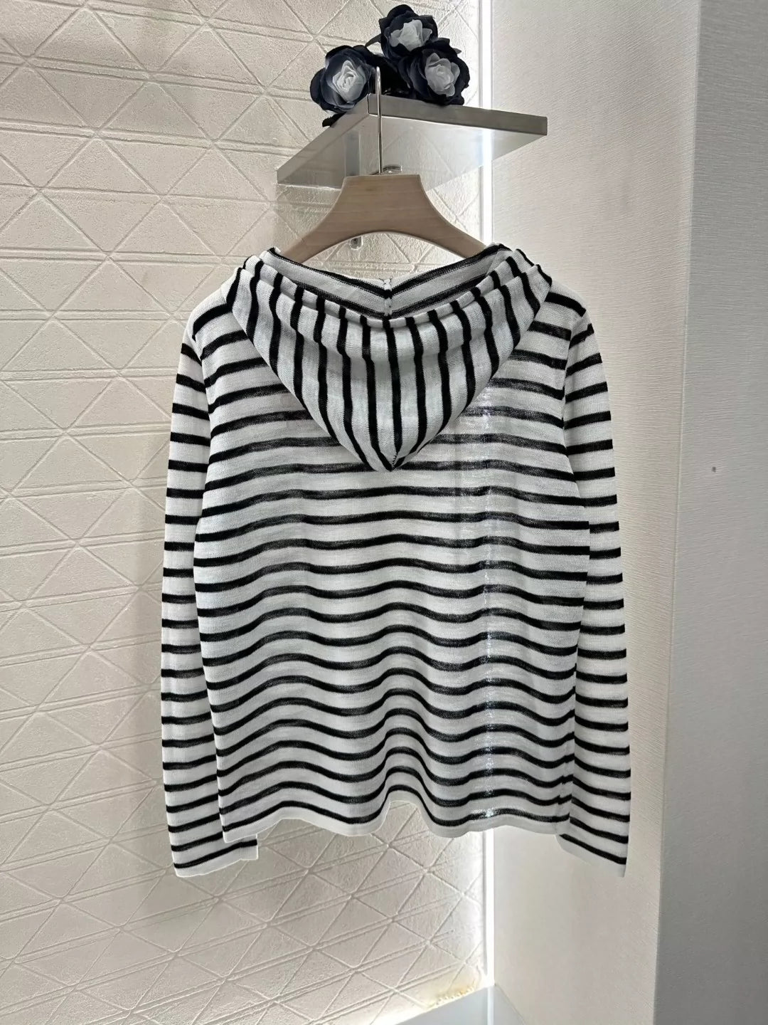 LO 25 spring and summer new Hooded striped knit sun top