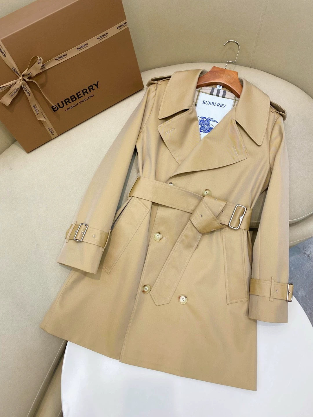 BU 25 new mid-length windbreaker