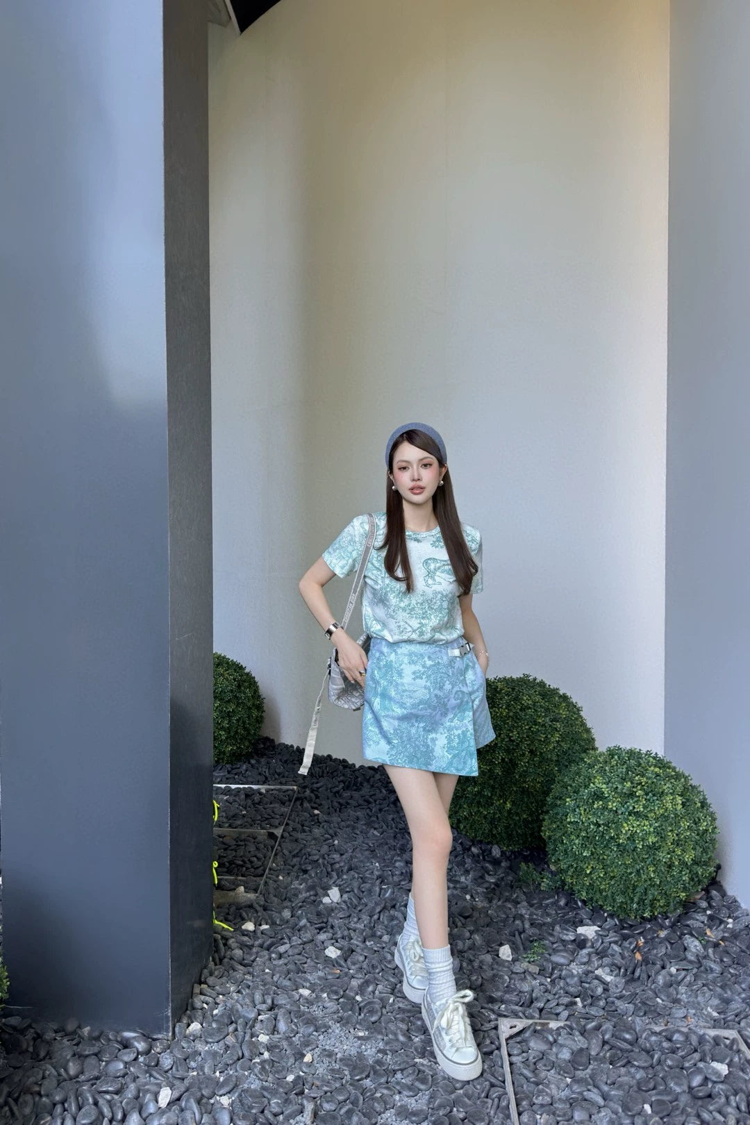 D 25 New Animal Jungle Printed Button Down Dress Pants