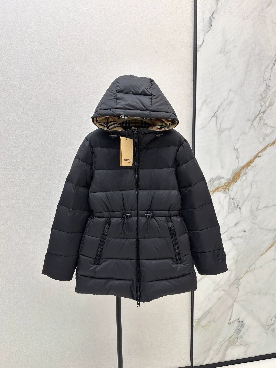 BRU 25fw Hooded, drawstring-waisted down jacket