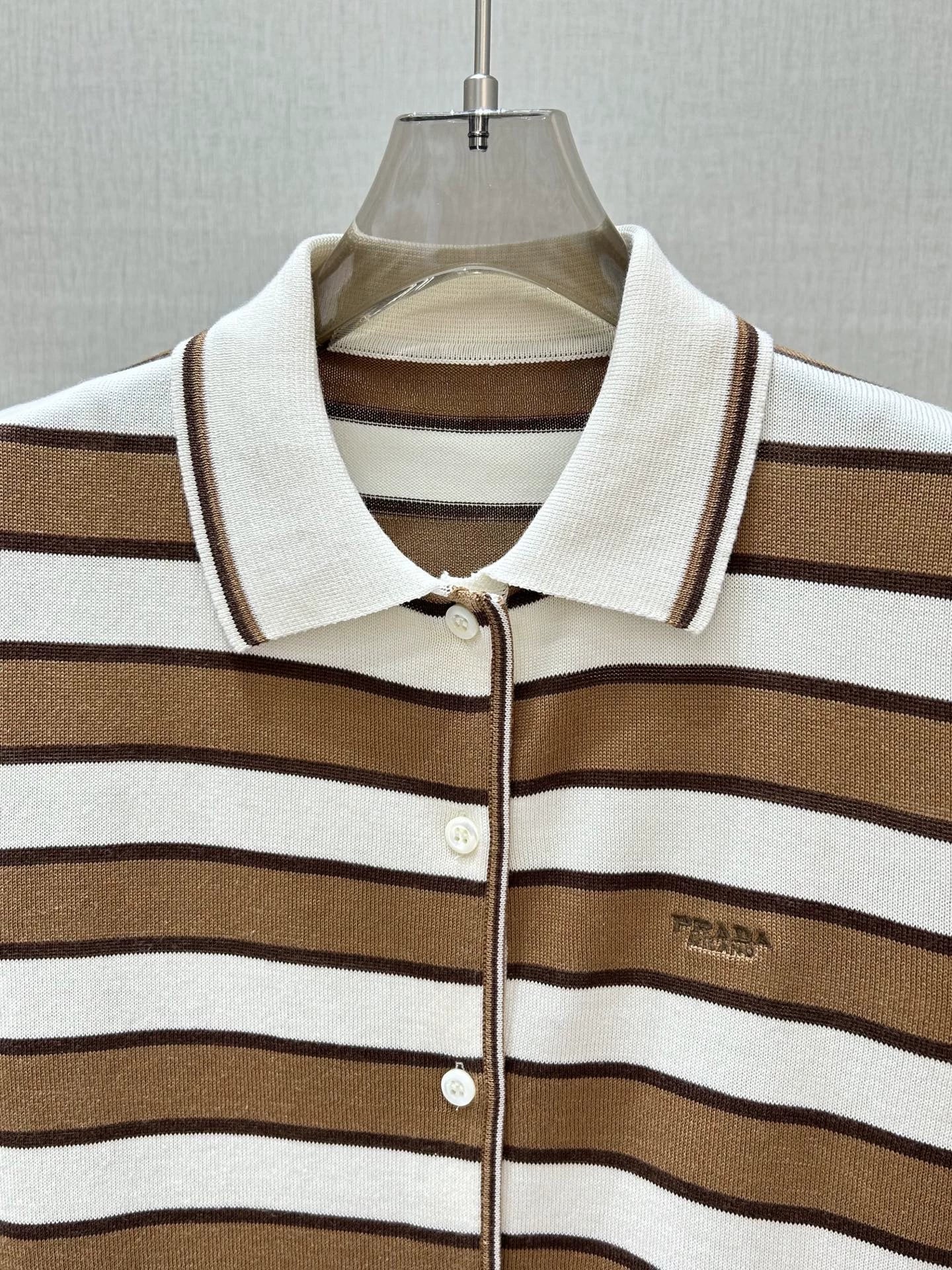 P 25 new letter embroidery contrast stripes single-breasted lapel short-sleeved knitted cardigan