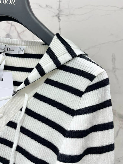 D 25 New Clashing Stripes Lapel Long Sleeve Knit Sweater