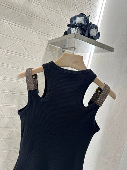 1ou 25 Leather shoulder strap with chain and cotton vest