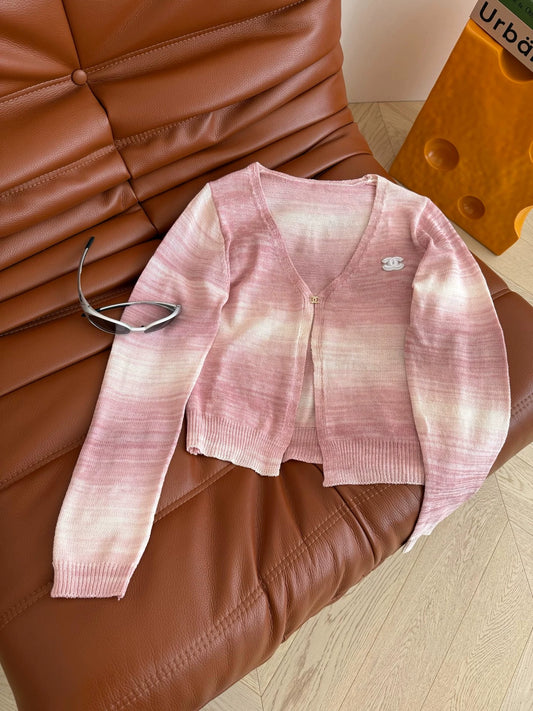 C 25 Gradient color knitted cardigan + inner suspenders