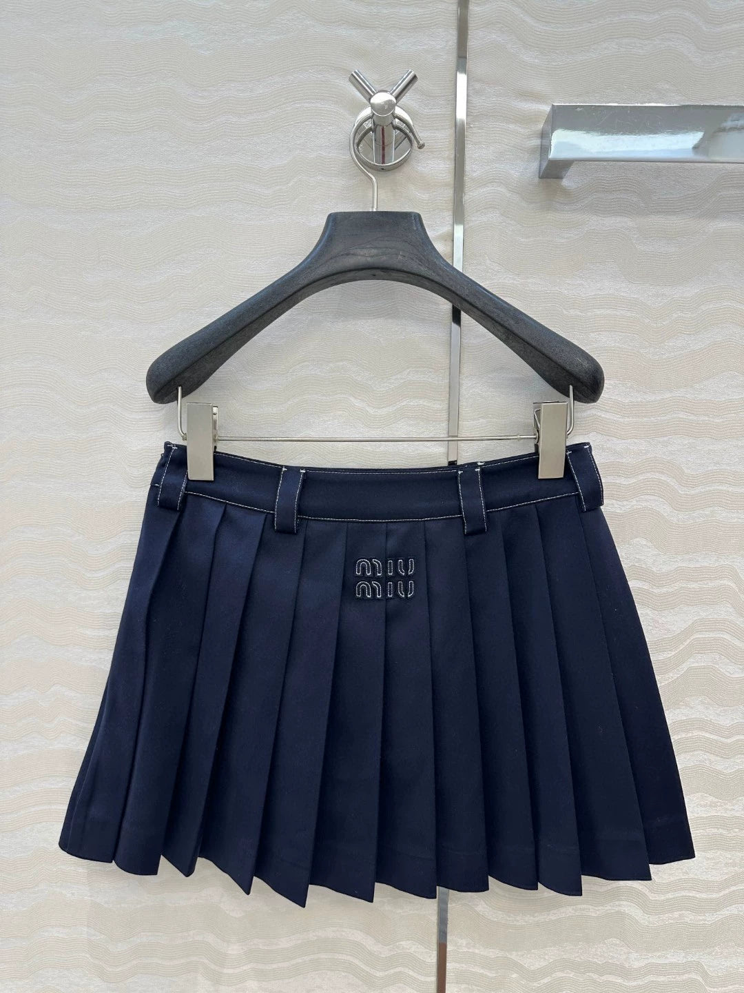 M 25 New navy blue college style teenage girl pressed pleated short half skirt