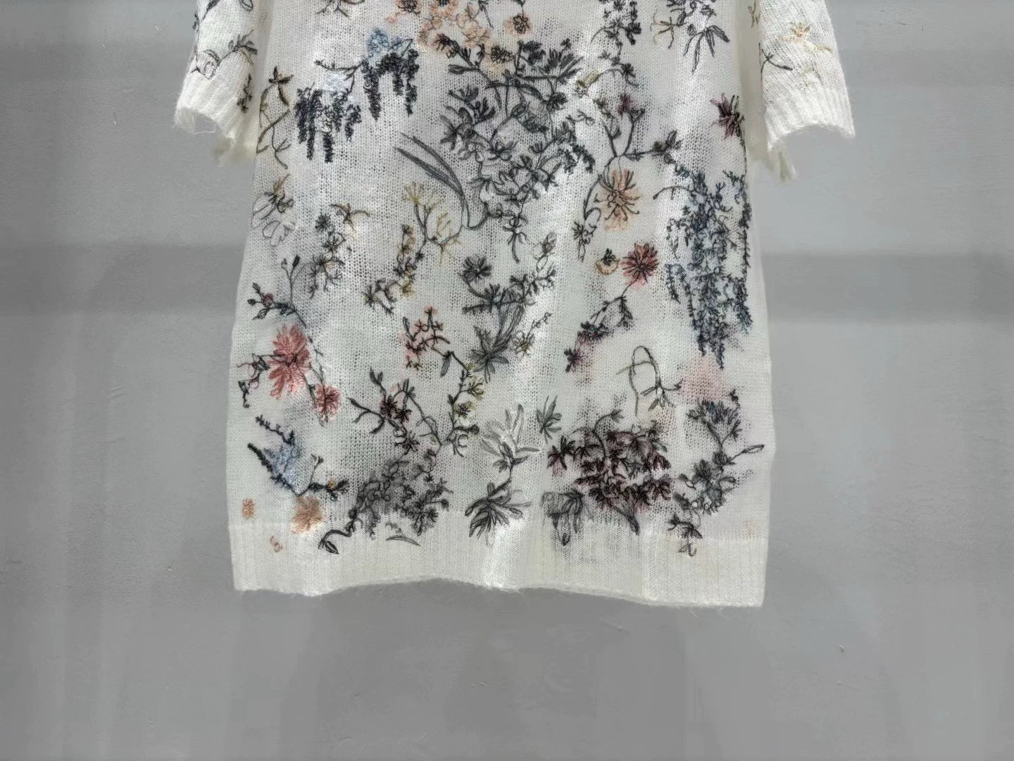 D 25 Early Autumn New Short Sleeve Knitted Thin Top