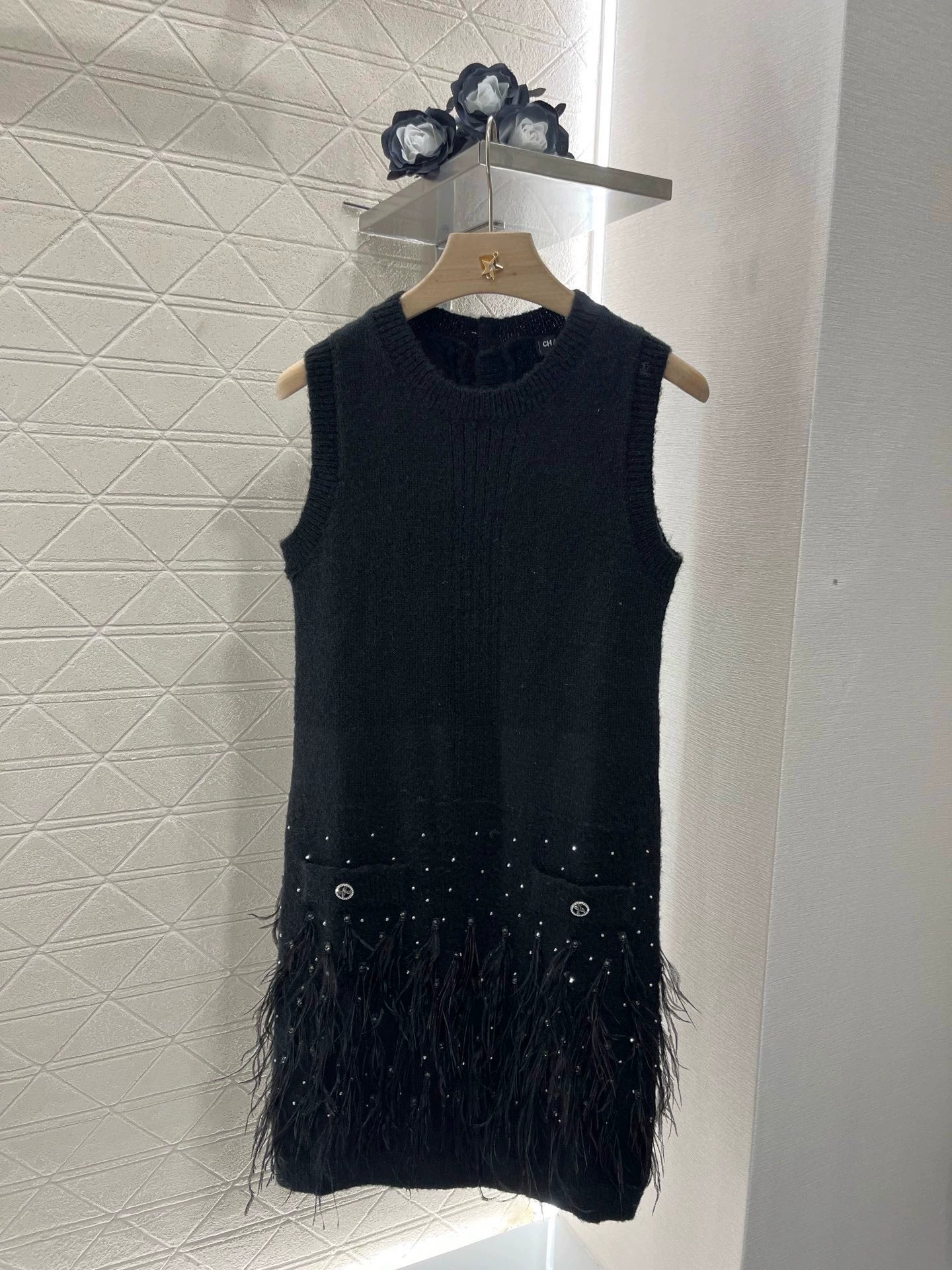 C 25 Spring and Summer new style hot diamond feather knitted vest skirt