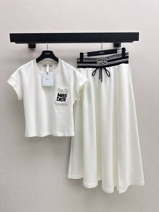 D 25 Round Neck Back Split Short Sleeve Top + Elastic Waist Half Skirt Set
